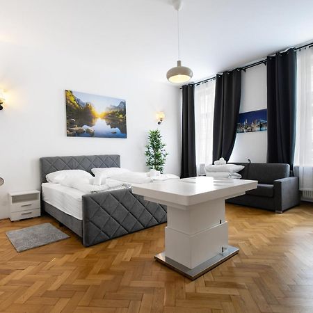 Apartments 4 You Red Star 8 Vienna Exterior photo