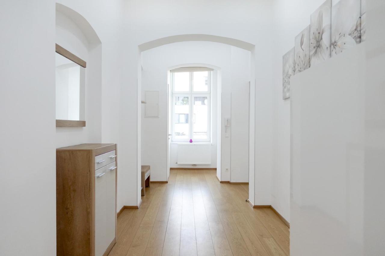 Apartments 4 You Red Star 8 Vienna Exterior photo