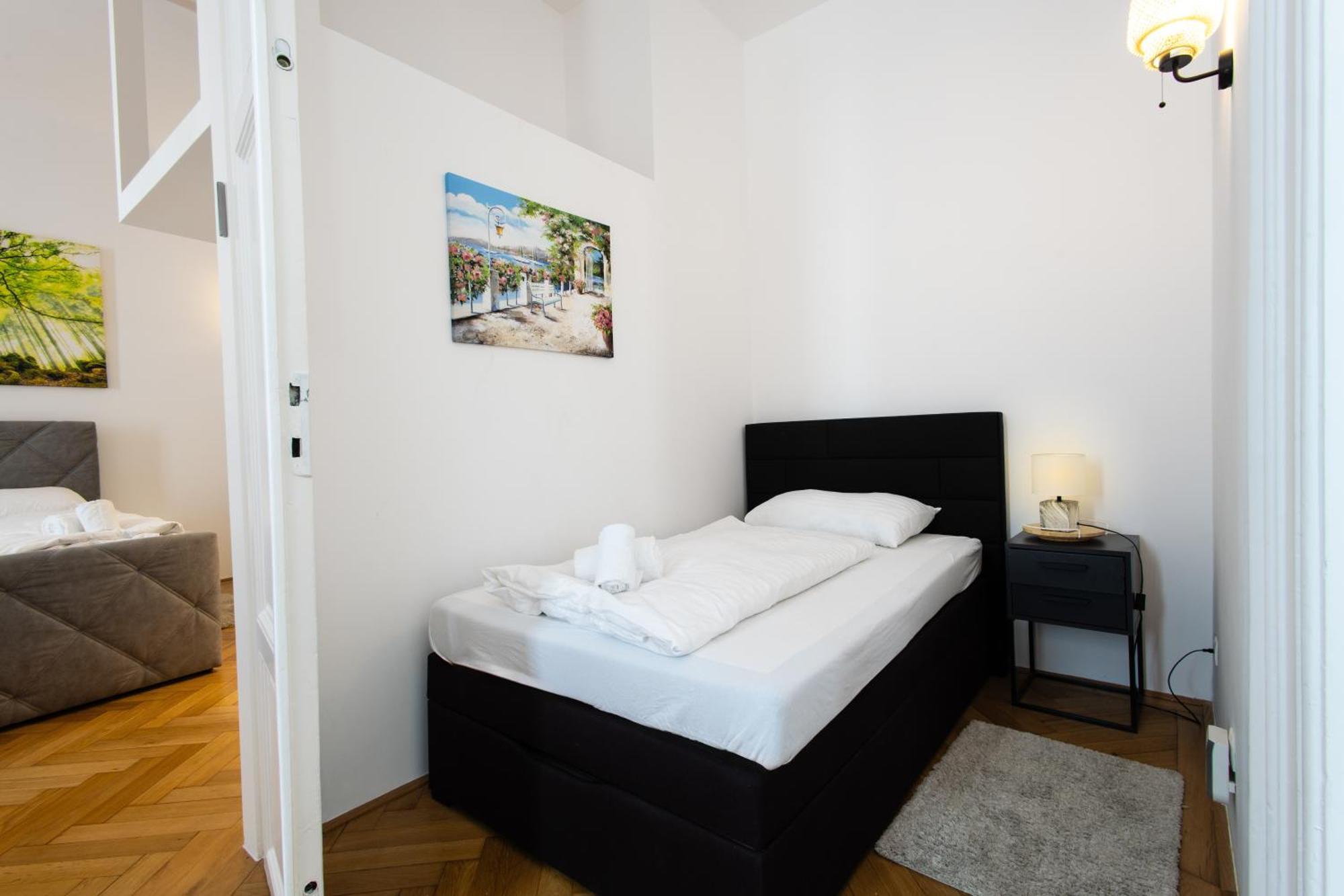 Apartments 4 You Red Star 8 Vienna Exterior photo